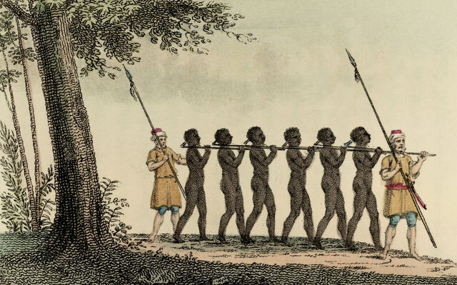 2-G110-S1-1827 (607422)Gefangene Sklaven / KupferstichGesellschaft / Sklaverei.- Gruppe gefangener Sklaven undBewacher. -Kupferstich, altkoloriert.Aus: Frederick Shoberl, The World inMiniature, London, 1827.576.c.46 volume 4E:Captured slaves / Copper engraving, 1827Society / Slavery.- A group of captured slaves and theirguards. -Copper engraving, original colouring.From: Frederick Shoberl, The World inMiniature, London, 1827.576.c.46 volume 4