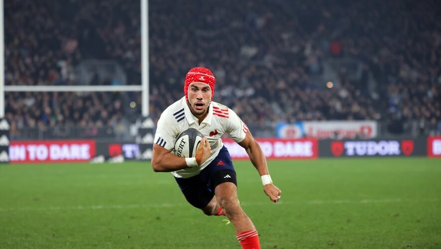 France's Gabin Villiere scores during the international rugby test match between the New Zealand All Blacks and France at Forsyth Barr Stadium in Dunedin, New Zealand on Saturday, 5 July 2025. Photo: Dave Lintott / lintottphoto.co.nz   - Photo by Icon Sport