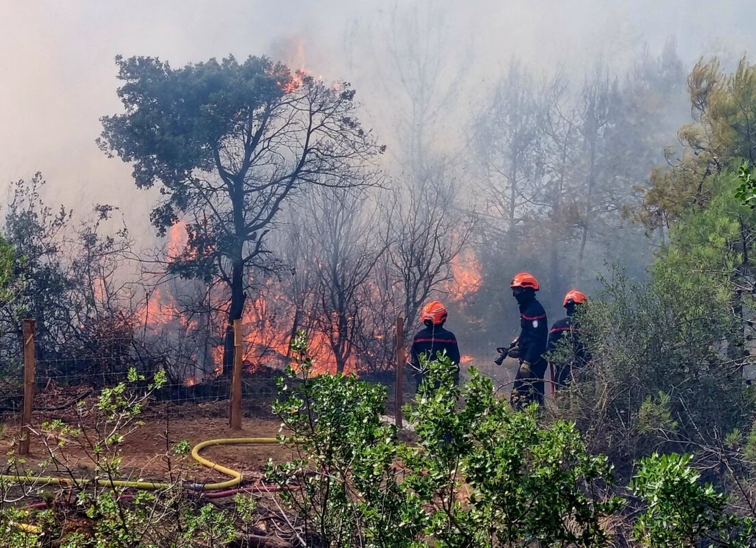 l-objectif-des-pompiers-est-de-fixer-le-feu-dans-la-journee-photo-ebra-le-dl-denis-masliah-1754561863.jpg