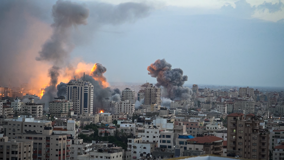 Israeli_airstrikes_on_Gaza_Strip_during_Gaza_War_23-25_Sunset_period.png