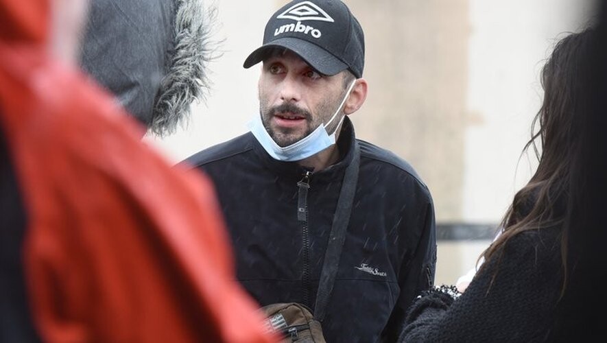 DDM- MARIE PIERRE VOLLE  5 MOIS APRES SA DISPARITION LES AMIS DE DELPHINE JUBILLAR ONT ORGANISE UN RASSEMBLEMENT SUIVI DE RECHERCHES   CEDRIC JUBILLAR  SON MARI EST PRESENT