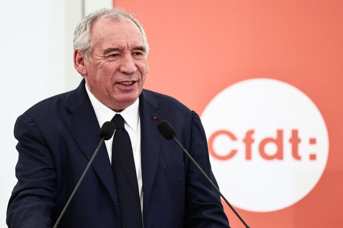 1777017-le-premier-ministre-francois-bayrou-a-l-universite-d-ete-de-la-cfdt-le-26-aout-2026.jpg