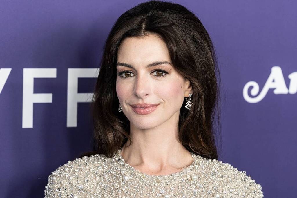 Anne-Hathaway.shutterstock_2213747507-1024x683.jpg
