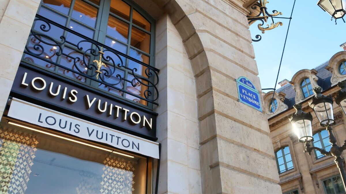 lvmh-la-croissance-decoit-les-ventes-de-louis-vuitton-et-dior-ne-font-pas-d-etincelles.jpg