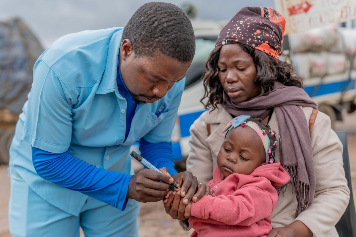 hsa_finger_marking_a_child_after_receiving_the_polio_vaccine.jpg