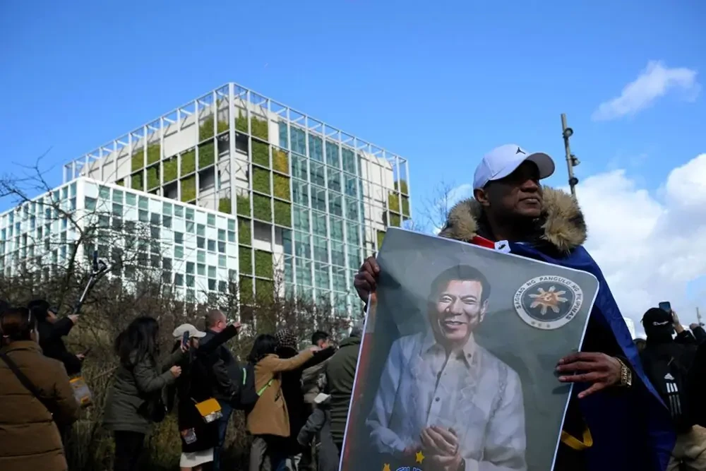 Philippines_ICC-Rodrigo-Duterte-The-Hague_Nicolas-Tucat-AFP-1000x667.webp