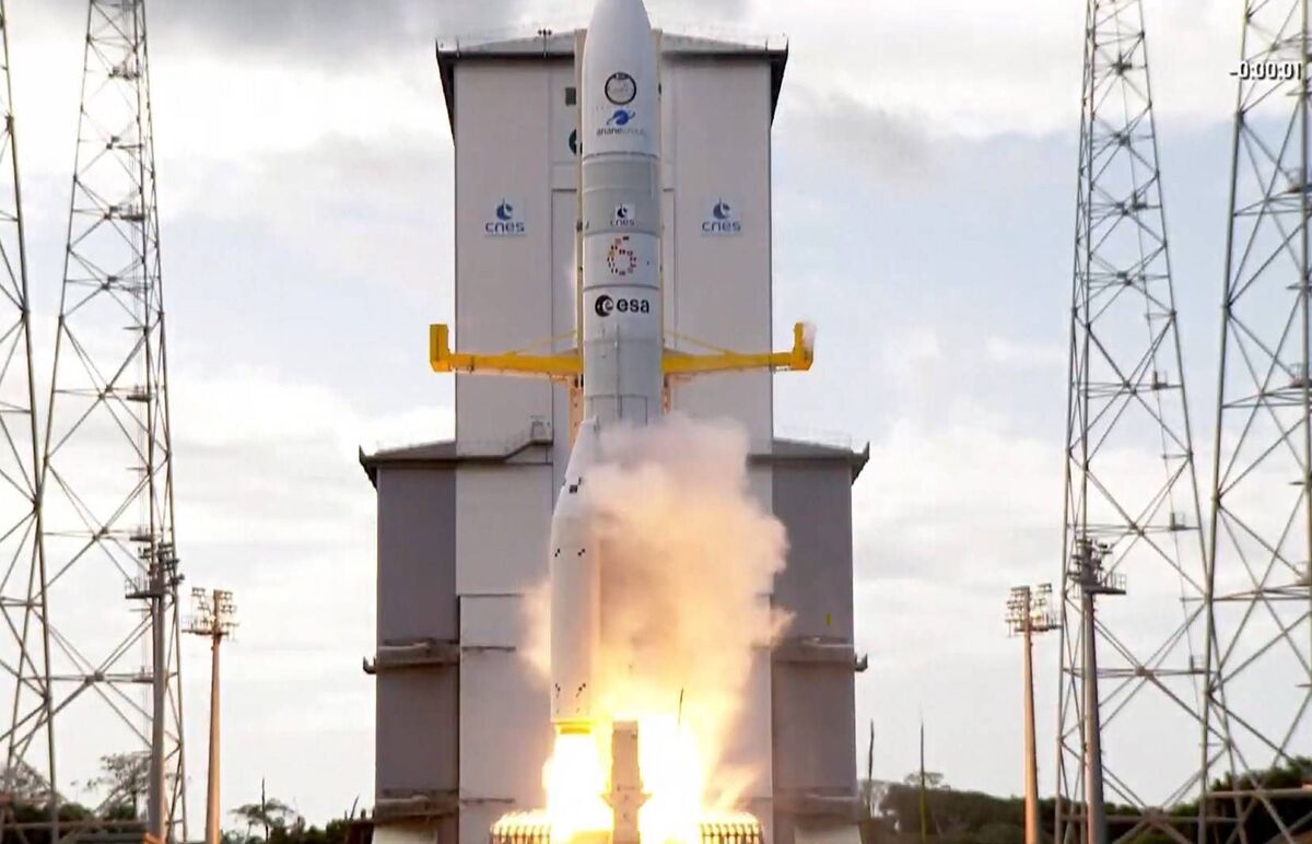 **VIDEO AVAILABLE: CONTACT INFO@COVERMG.COM TO RECEIVE**Europe’s new heavy-lift rocket, Ariane 6, made its much-anticipated inaugural flight from Europe’s Spaceport in French Guiana at 8 pm BST on Tuesday (9July2024).Ariane 6, the latest in Europe’s prestigious Ariane rocket series can undertake missions ranging from low-Earth orbit to deep space exploration."A completely new rocket is not launched often, and success is far from guaranteed. I am privileged to have witnessed this historic moment when Europe's new generation of the Ariane family lifted off – successfully – effectively reinstating European access to space,” said ESA’s Director General Josef Aschbacher. This inaugural flight, designated VA262, served as a demonstration of Ariane 6's capabilities. Despite being a test flight, it carried several non-human ‘passengers’. One hour after liftoff, at 21:06 BST, the first set of satellites was released into an orbit 600 km above Earth. These satellites and experiments came from various space agencies, companies, research institutes, universities, and young professionals.The successful launch also validated the new custom-built launch pad and operations at Europe’s Spaceport. Built by France’s space agency CNES, the dedicated launch zone promises a faster turnover of Ariane launches.Philippe Baptiste, CEO of CNES, said: “With this first successful launch by Ariane 6, Europe has finally recovered its capacity to access space. I want to acknowledge the commitment of the teams at CNES, ESA, ArianeGroup, Arianespace, and our subcontractors. Europe can be proud of its space programme, knowledge, and expertise.”Martin Sion, CEO of ArianeGroup, added: “This historic launch demonstrates the unfailing commitment of our teams and partners. Seeing Europe’s new launcher lift off into space marks the culmination of an outstanding technical and technological adventure and the beginning of a long history of Ariane 6 operations.”Followin