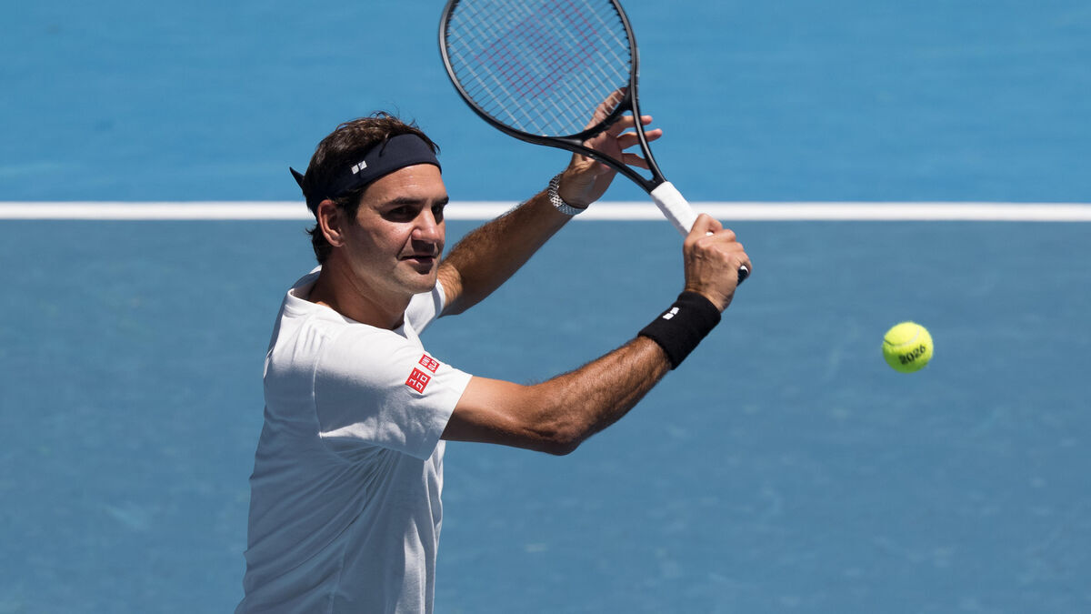 January 16, 2026: Roger Federer of Switzerland practises on Rod Laver Arena ahead of his guest appearance at the opening ceremony where he will play against other past winners of the 2026 Australian Open in Melbourne, Australia. Sydney Low/Cal Sport Media/Sipa USA(Credit Image: © Sydney Low/Cal Sport Media/Sipa USA)