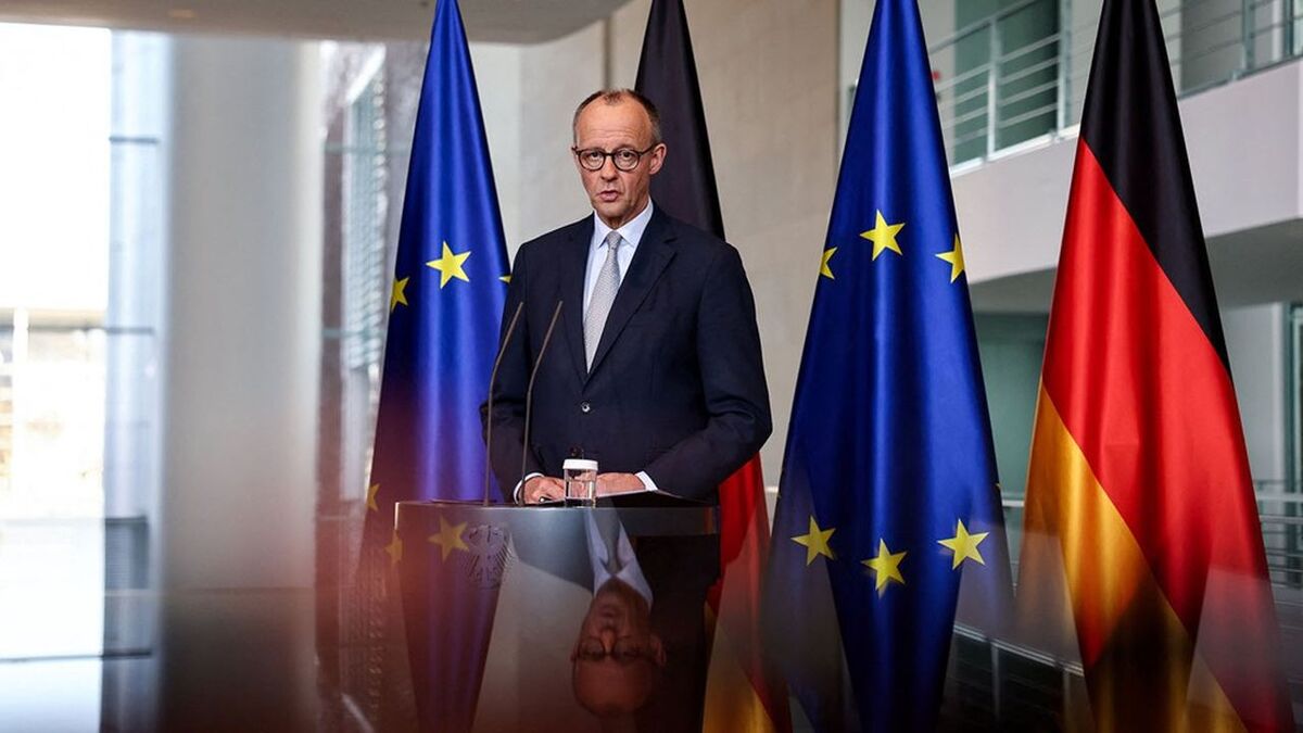 German Chancellor Friedrich Merz makes a statement on the situation in the Middle East, after Israel and the U.S. launched strikes on Iran, at the chancellery in Berlin, Germany, March 1, 2026. REUTERS/Nadja Wohlleben