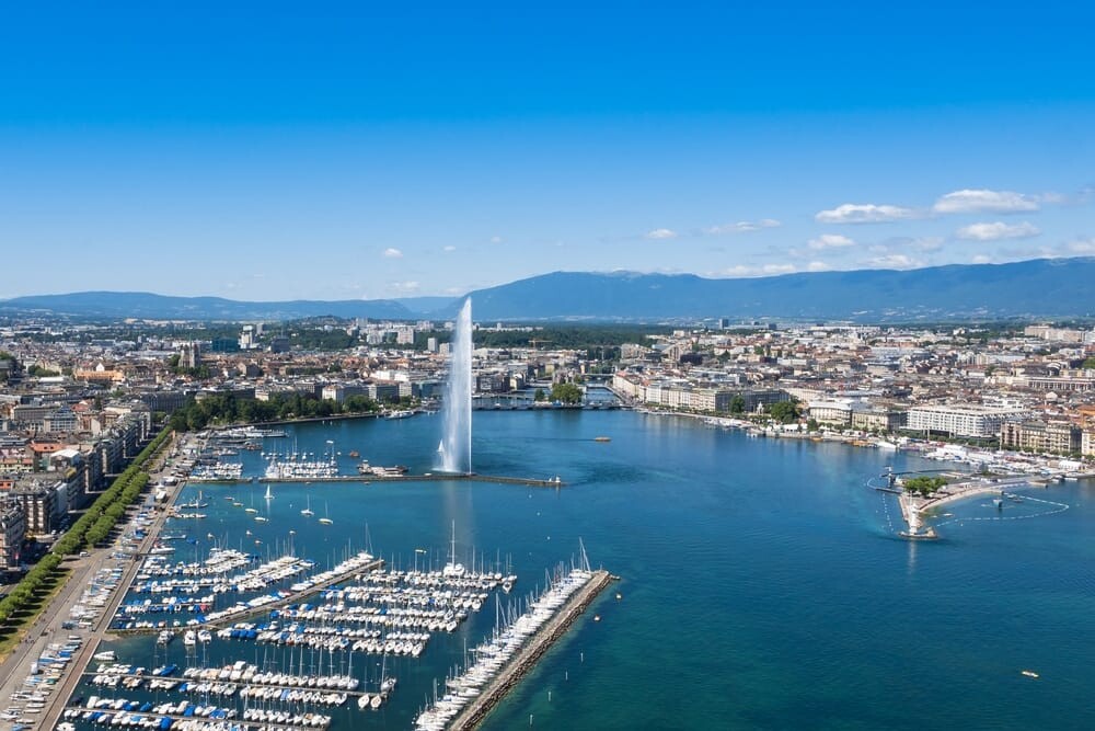 Lake-Geneva-in-Switzerland.jpg