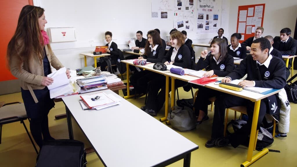 Uniforme-a-l-ecole-1525264.jpg