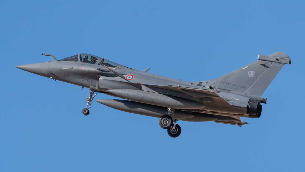 16-rafale-commandes-par-l-ukraine-d-ici-2028-2029-quel-modele-de-l-avion-de-combat-francais-sera-livre_copy.jpg