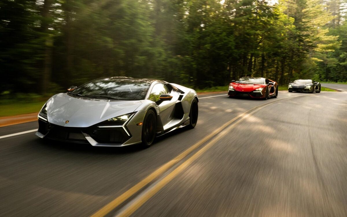 68b553ab74c5db9cdf9e024f_meme-avec-un-portefeuille-bien-rempli-le-client-lamborghini-prefere-attendre-de-savoir-quels-seront-les-droits-de-douane-avant-dacheter-son-bolide.jpeg