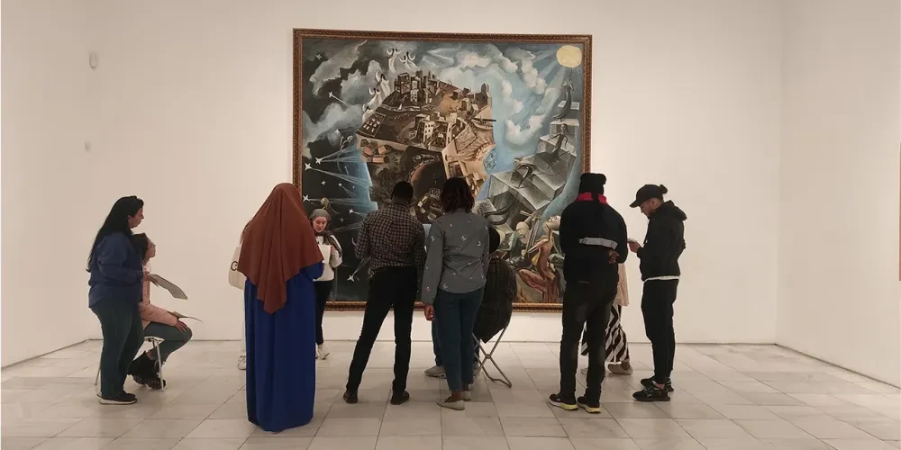 Museo-reina-sofia-visitors.webp
