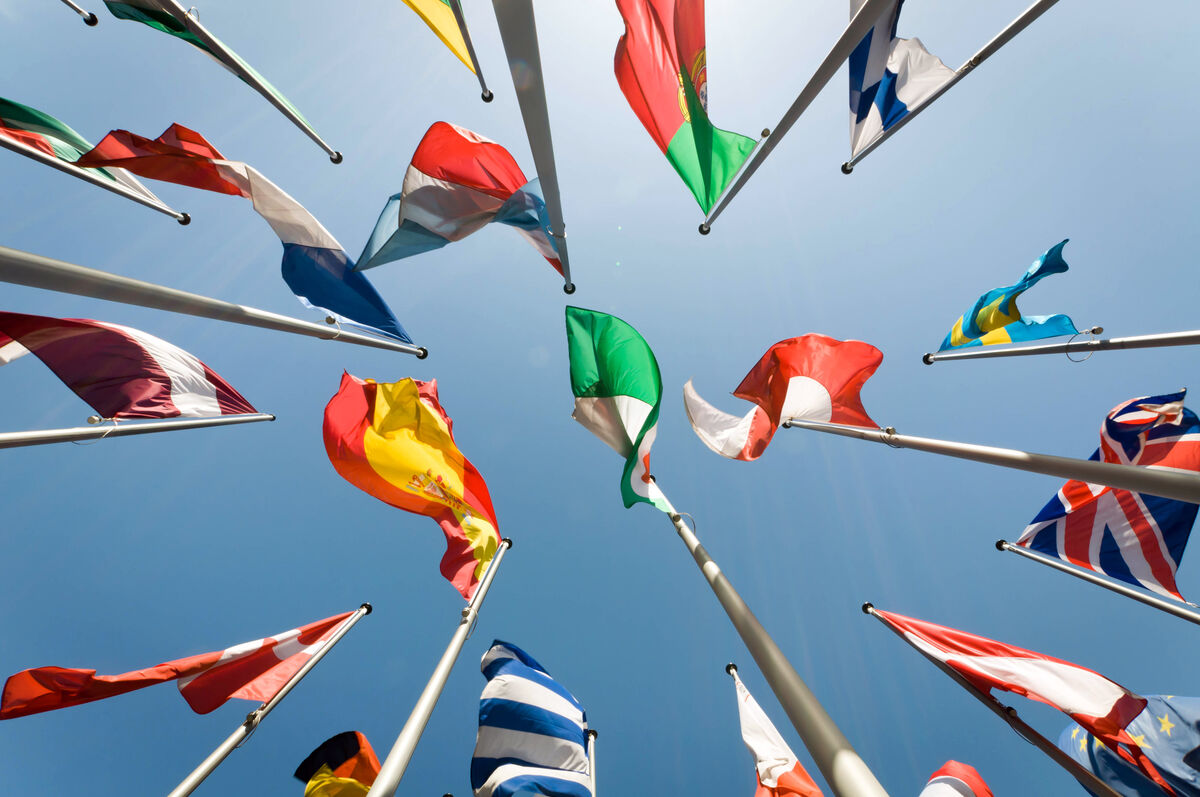 RC-2025.09.15-Multipolar_world_in_action-COVER.jpg