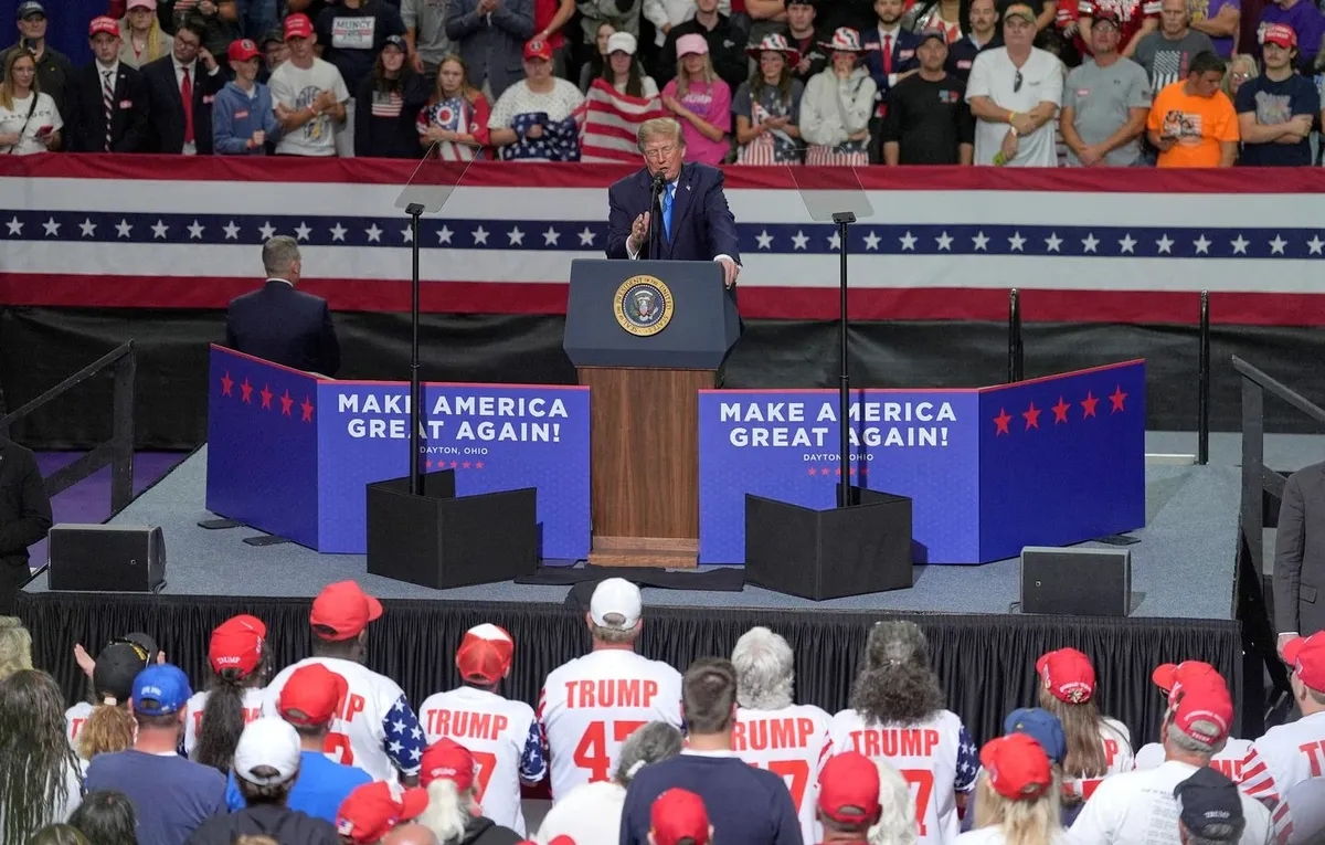 1444x920_le-president-donald-trump-prend-la-parole-lors-d-un-rassemblement-pour-les-elections-de-mi-mandat-le-samedi-3-octobre-2026-a-vandalia-dans-l-ohio-ap-photo-joshua-a-bickel-ohpu653-26277066952589-261004035_2.webp