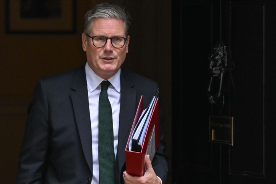 En Grande-Bretagne, le ministre de la Santé limogé pour des commentaires antisémites : quelles conséquences sur la politique numérique britannique ?