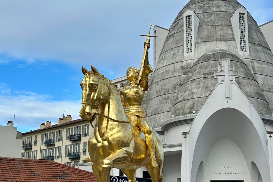 Nice : une statue de Jeanne d’Arc démontée après une décision judiciaire