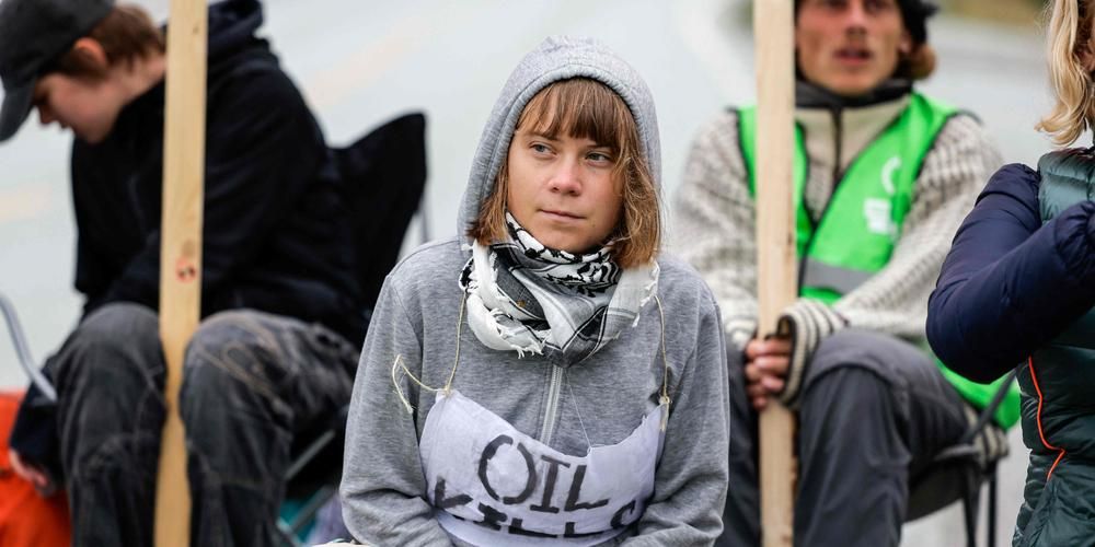 200 écologistes, dont Greta Thunberg, bloquent la principale raffinerie de Norvège