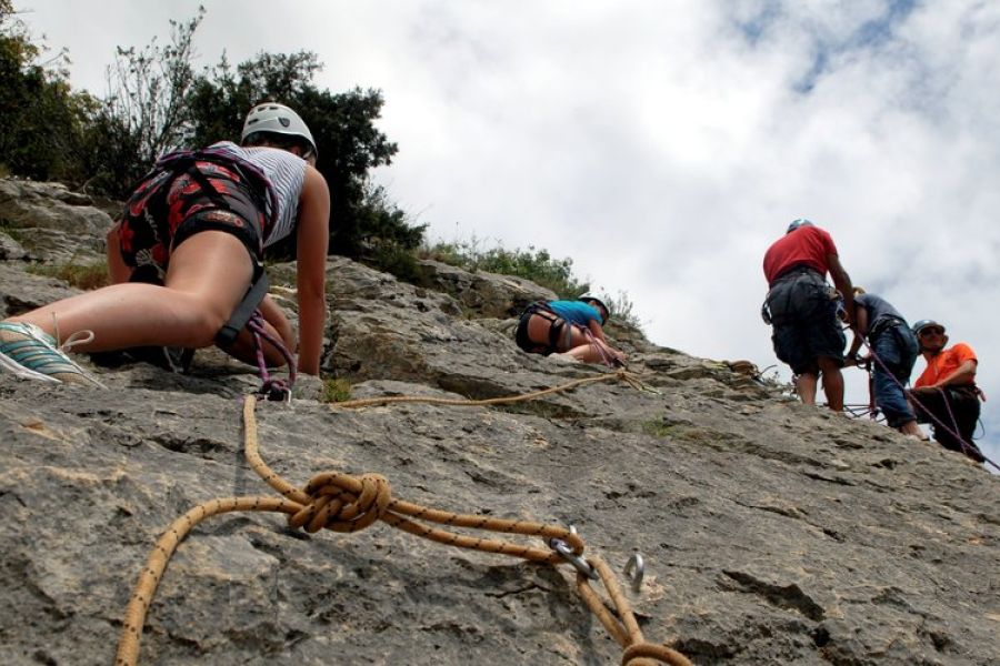 Maine-et-Loire : un grimpeur décède sur un site d’escalade après un éboulement