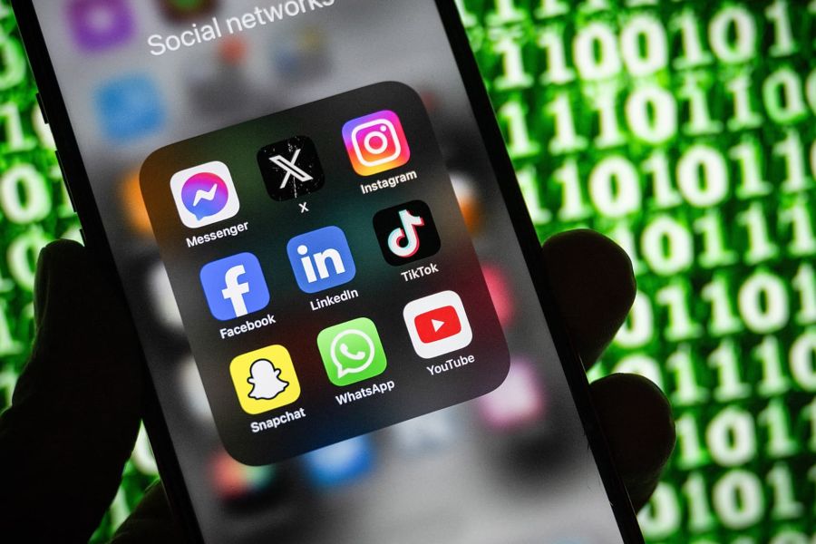 Interdictions des réseaux aux moins de 16 ans : comment l'Australie entend dompter les titans de la Silicon Valley