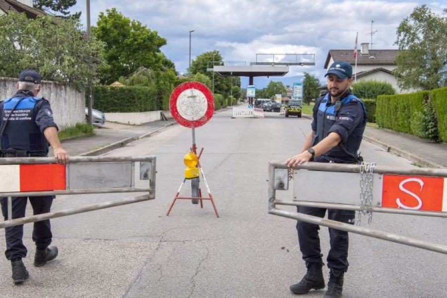 LA SLOVAQUIE MENE DES CONTRÔLES ROUTIERS POUR TENTER DE FREINER LA MIGRATION