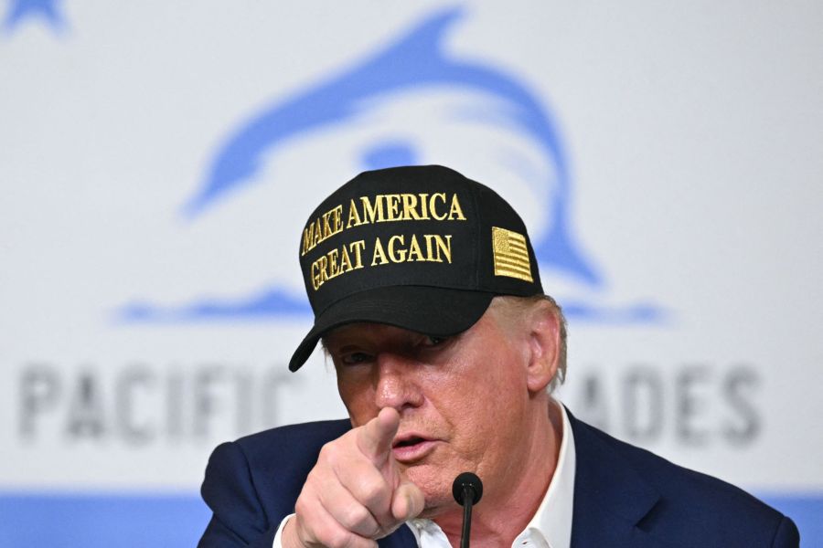 DONALD TRUMP LIMOGE 12 RESPONSABLES DE LA SURVEILLANCE INTERNE DU GOUVERNEMENT