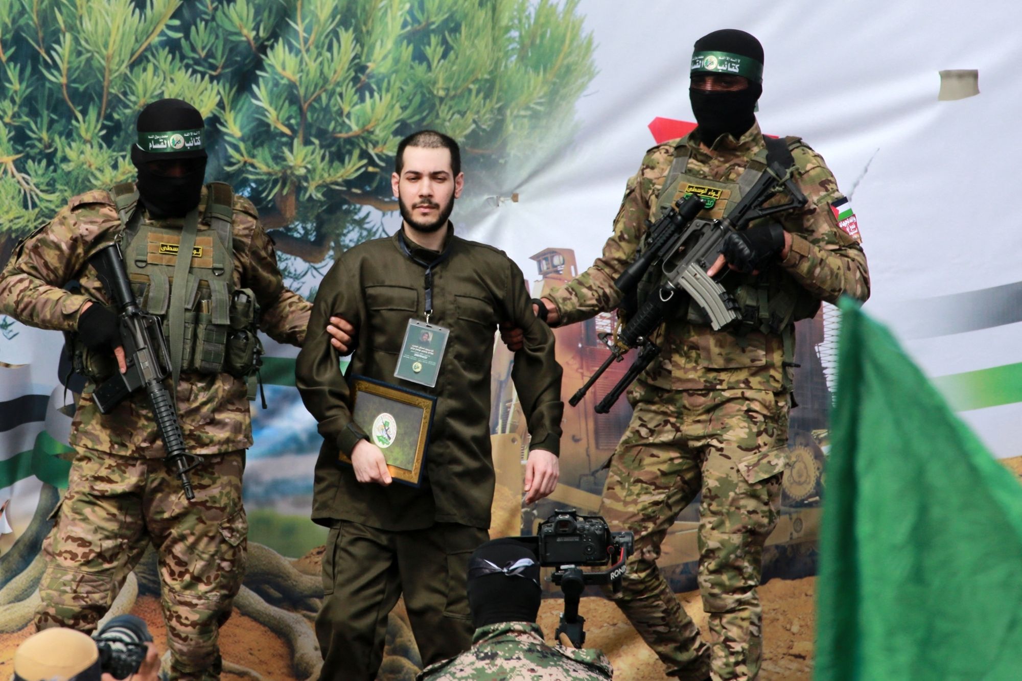 Israël : identification de deux otages de Gaza, émotion nationale et polémiques sur l’armée