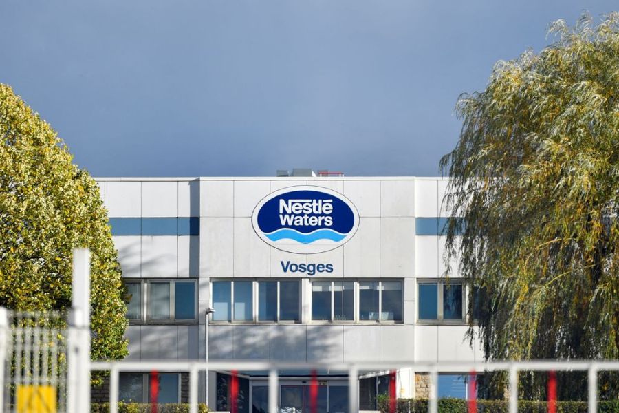 Nestlé Waters jugé pour ses décharges sauvages