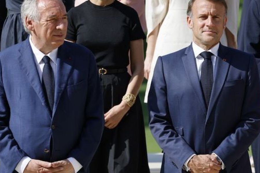 Bayrou doit partir : pour que Macron libère la France et ose réinventer son mandat