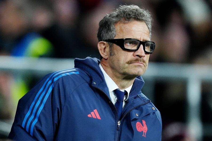 Fabien Galthié en Angleterre : un soutien stratégique et symbolique clé pour les Bleues à la Coupe du Monde féminine 2025