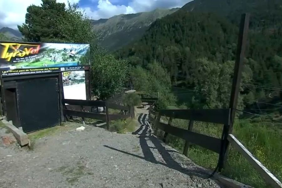 La guerre des parcs de loisirs : discrimination religieuse et indignation nationale après l’affaire de Porté-Puymorens