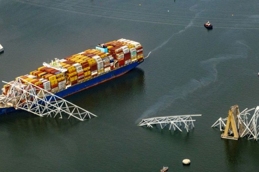 Amériques : Explosion spectaculaire d’un cargo au large de Baltimore, panique dans le port