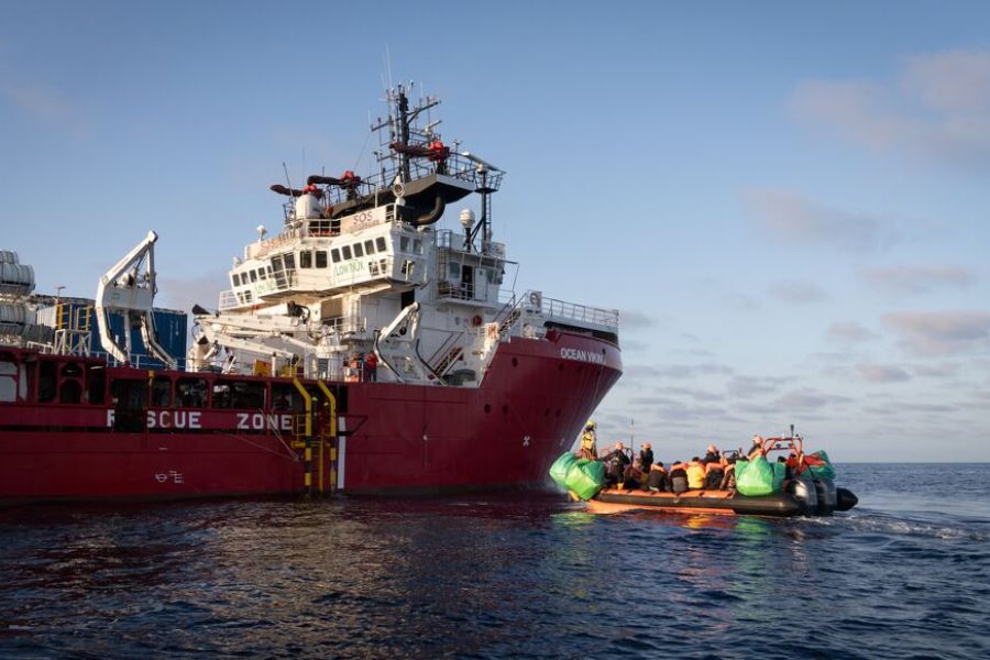 SOS Méditerranée dénonce une « attaque sans précédent » des garde-côtes libyens contre l’Ocean Viking
