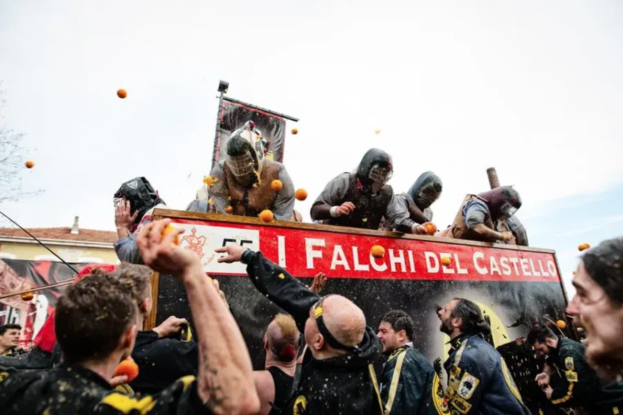 Ivrea 2026 : La Bataille des Oranges, une explosion de culture au cœur de l'hiver olympique
