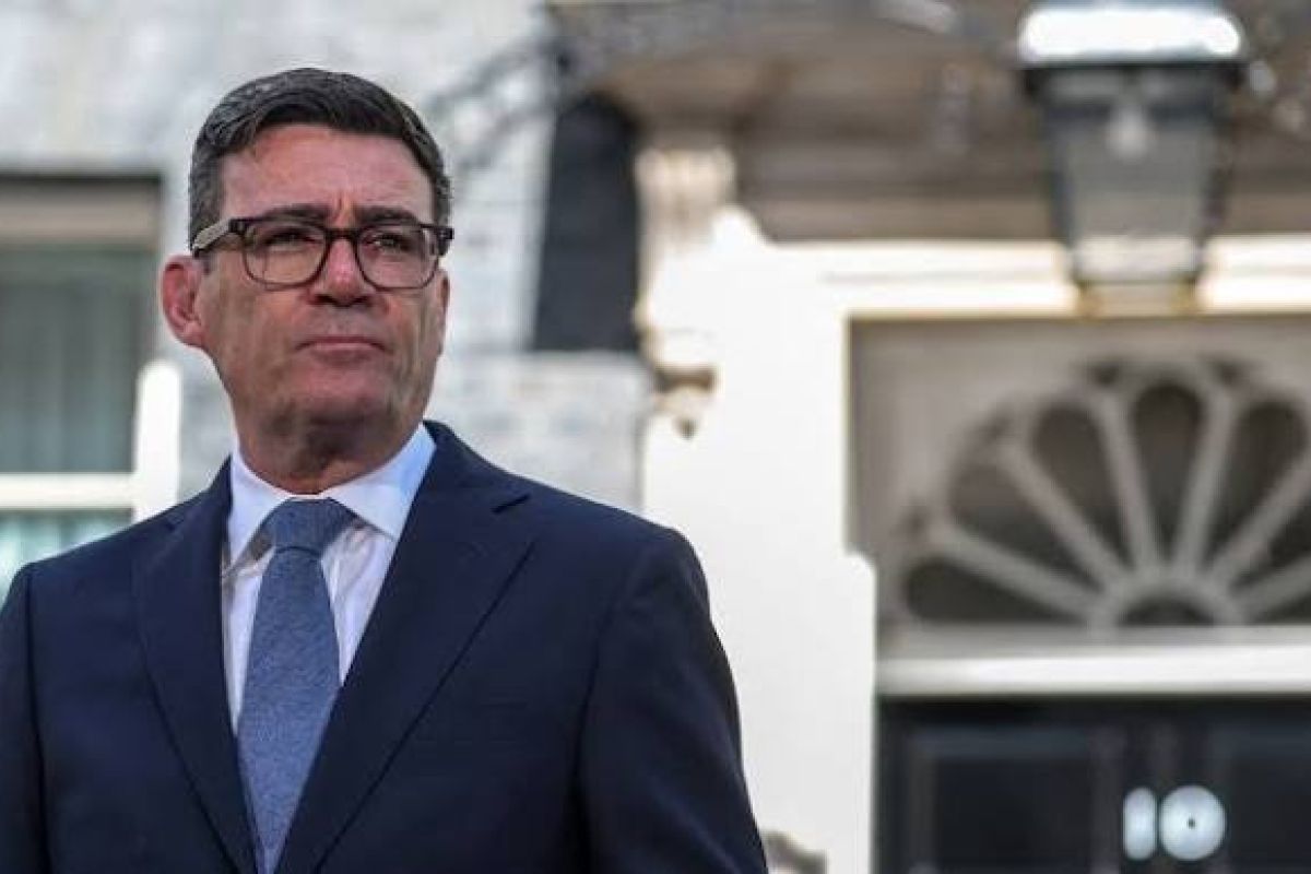 Londres : De nouvelles fleurs pour le Premier ministre anglais et les défis du Royaume-Uni