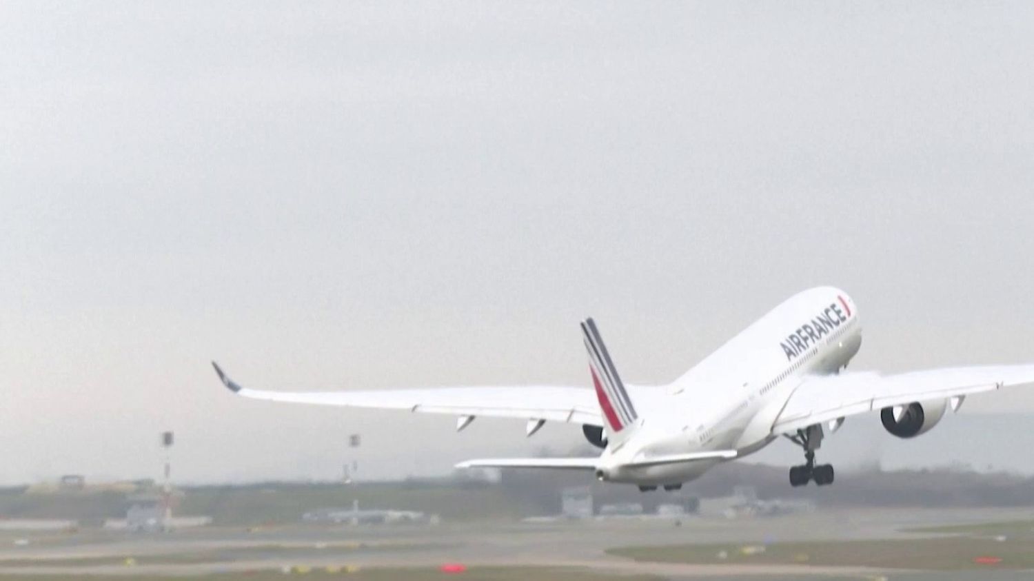 OMONDO TRANSPORT : Augmentation prévue de la taxe sur les billets d'avion