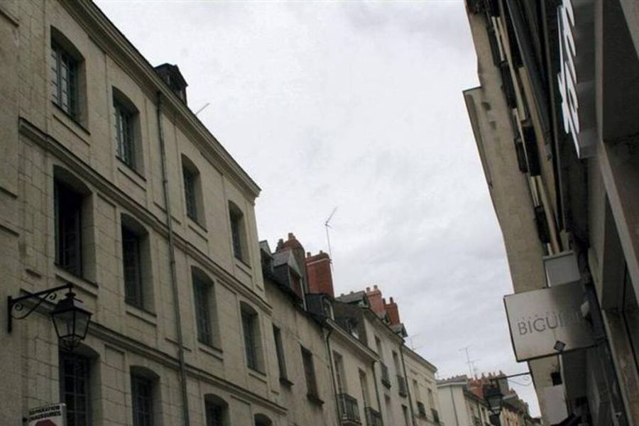 Nantes : deux interpellations après une chute mortelle du 4e étage