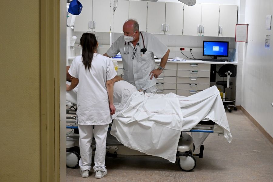 Les hôpitaux français en perte de compétitivité ? Par manque de médecins