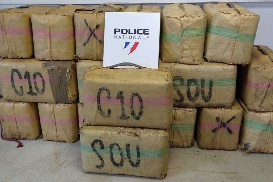 Val-d’Oise : saisie record de 800 kg de cannabis, deux trafiquants interpellés par la police judiciaire