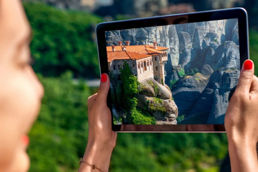 L'héritage numérique : Le défi de la préservation des œuvres face à la vitesse de l'obsolescence technologique