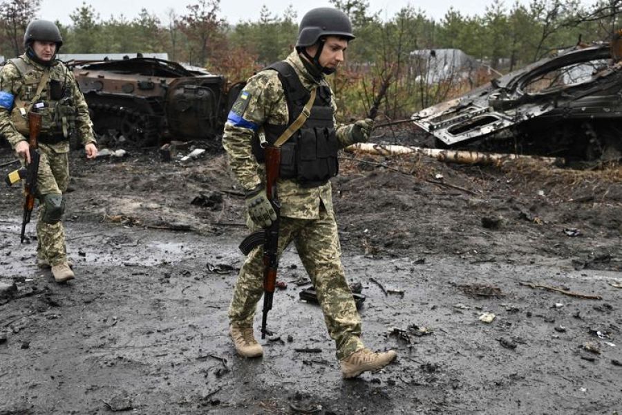 OMONDO DÉFENSE - Face à la pression russe, les Ukrainiens cèdent toujours plus de terrain dans le sud du Donbass