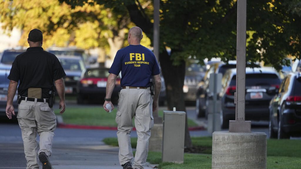 Le FBI publie des photos d’un suspect dans l’assassinat de Charlie Kirk, une chasse à l’homme est lancée