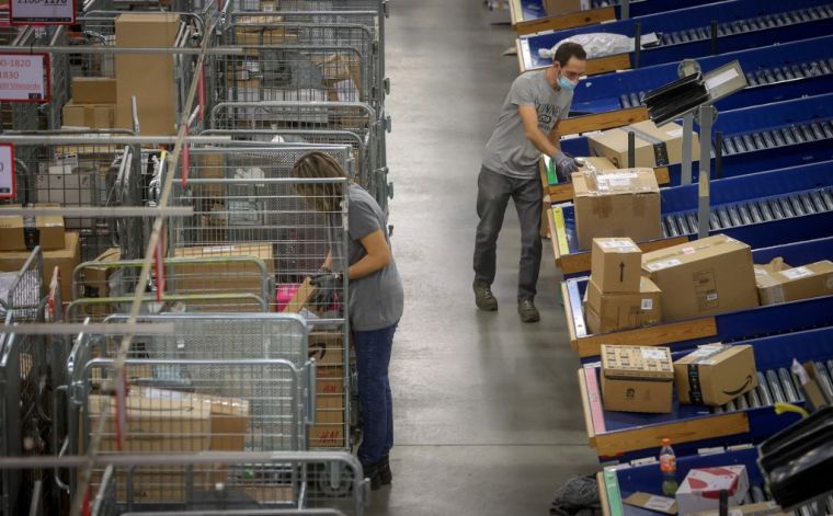 Bruxelles veut taxer les petits colis venus de Chine – Un tournant dans la régulation du e-commerce