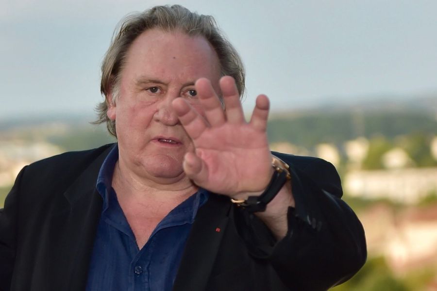 PROCÈS ET JUSTICE Procès pour Agression Sexuelle sur le Tournage des Volets Verts : Gérard Depardieu Jugé Apte à Comparaître - Le Débat sur la Présomption d'Innocence Relancé ?