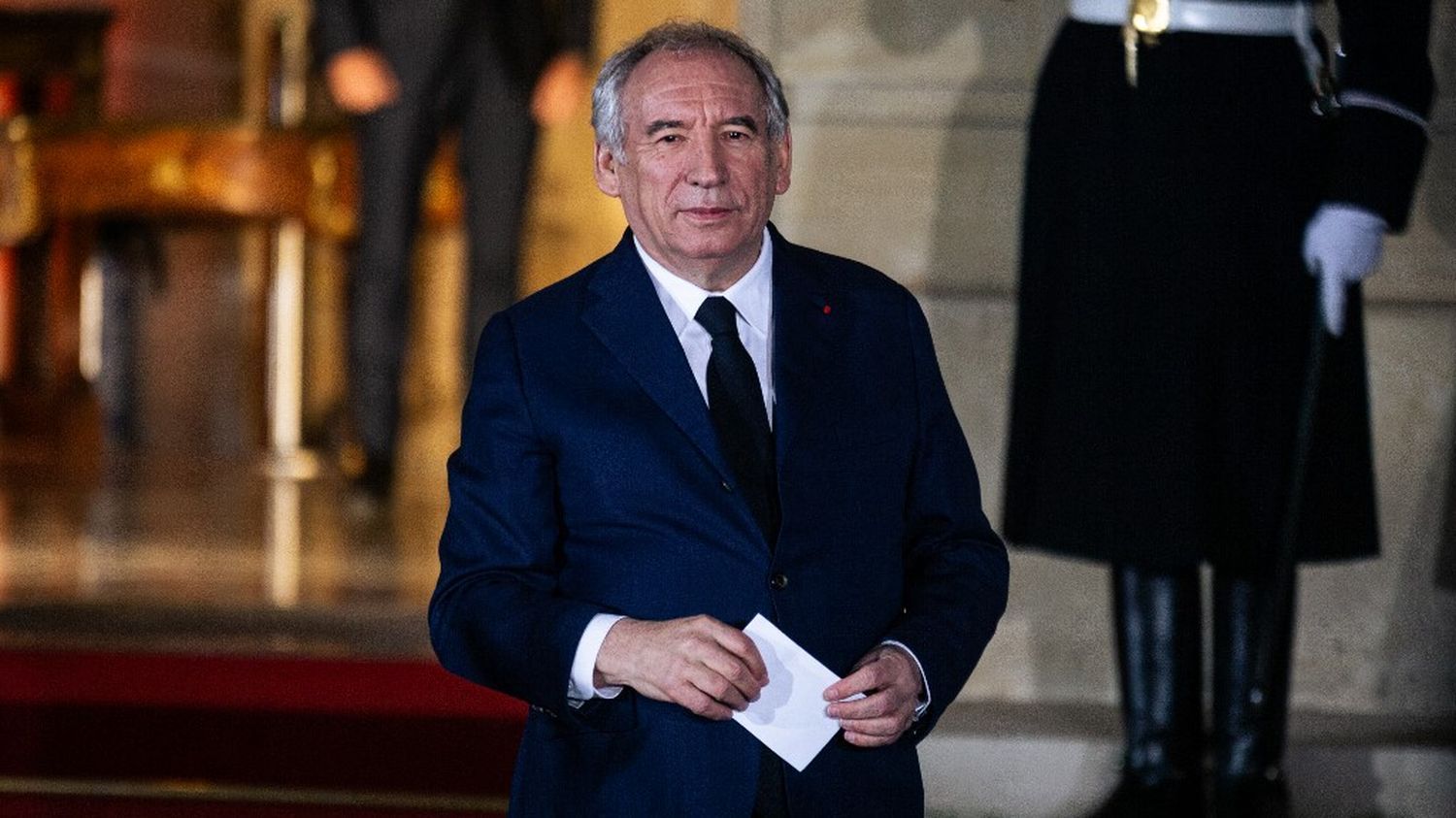 François Bayrou nommé Premier ministre : Un choix audacieux aux implications multiples
