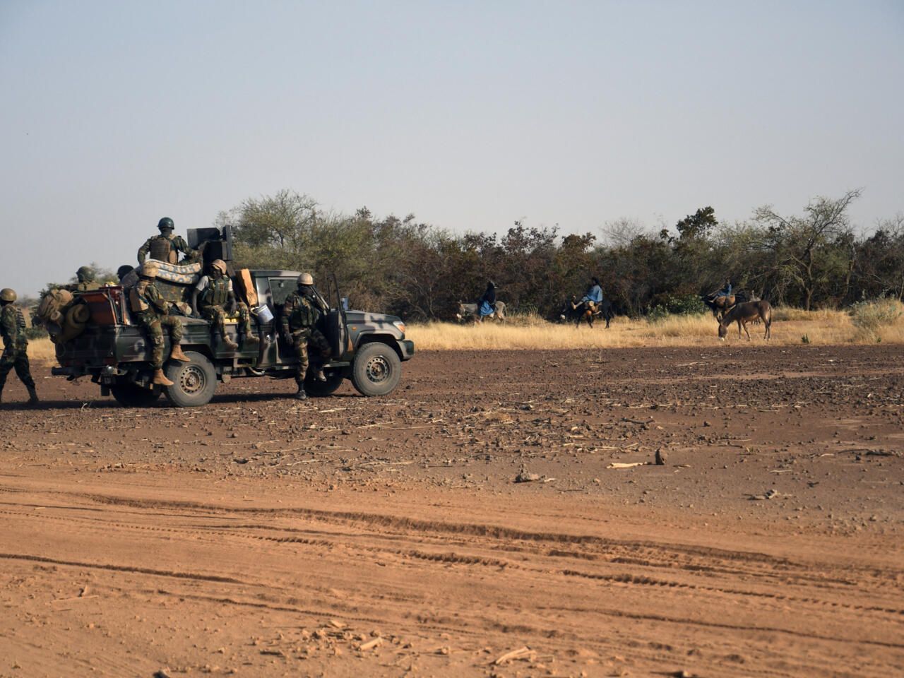 Niger : 34 soldats tués dans une attaque près de la frontière malienne – Le retour du spectre djihadiste au Sahel