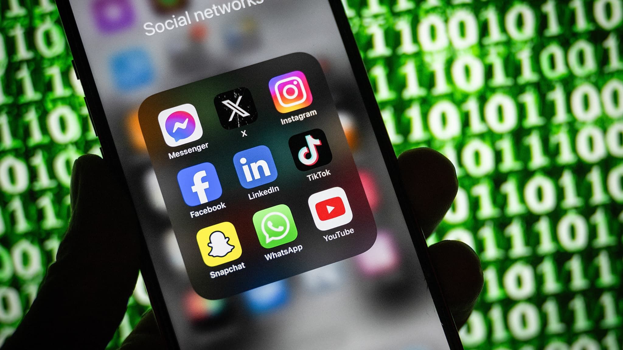 Interdictions des réseaux aux moins de 16 ans : comment l'Australie entend dompter les titans de la Silicon Valley