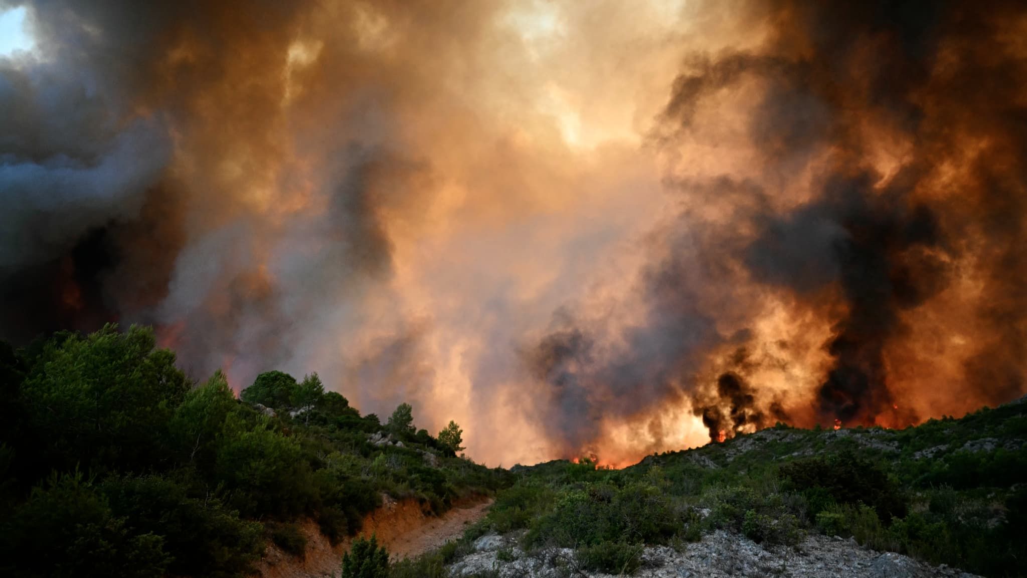 Mega-incendie dans l’Aude : La France en état d’urgence climatique