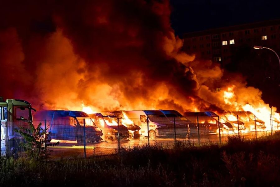 Berlin frappée par un incendie, piste antimilitariste privilégiée